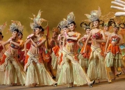 歌舞演出《新东方霓裳》